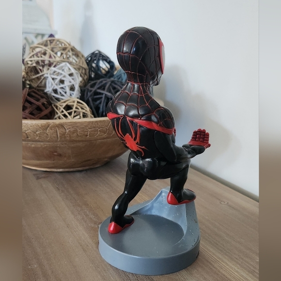 🎮 Spider-Man Miles Morales Phone & Controller Holder – 8.5” Figure Excellent - Picture 4 of 12